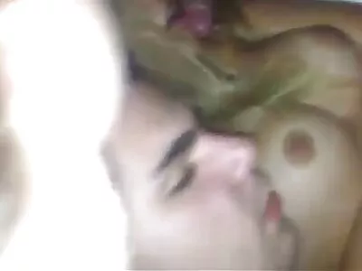 সুন্দরী মেয়েরা এক ছেলেকে চুদছে বিএফ সেক্সি